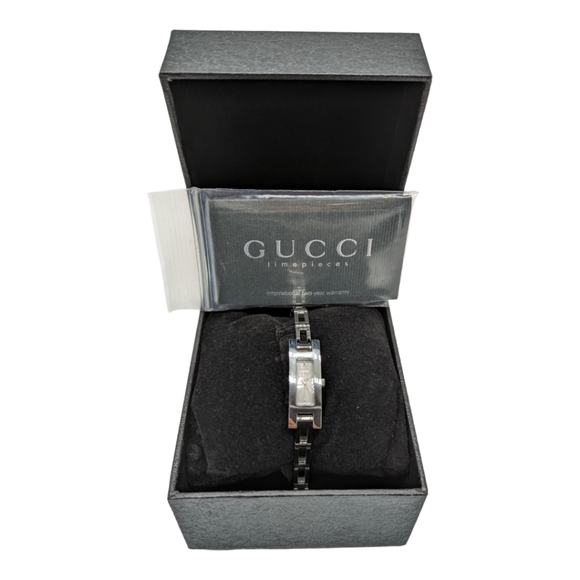 GUCCI Gucci Silver Stainless Steel 3900L Women's Wristwatch - Picture 3 of 10